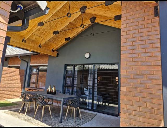 3 BEDROOM HOUSE FOR SALE IN OLYMPUS AH